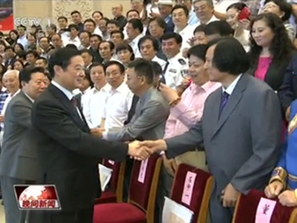 2016年6月13日至15日，中國民間文藝家協(xié)會第九次全國代表大會在北京京西賓館隆重舉行，中央政治局委員、書記處書記，中宣部部長劉奇葆，中國文聯(lián)主席孫家正，中國民間文藝家協(xié)會主席潘魯生等各級領導參加。華藝雕塑董事長傅紹相參加代表大會，并與劉奇葆部長親切握手。